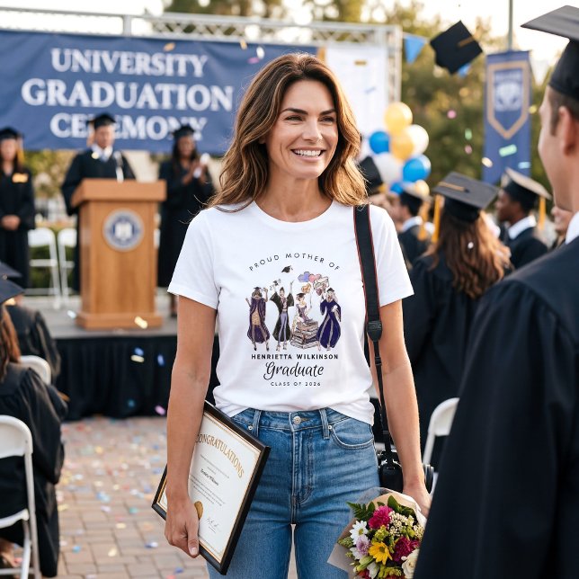 Proud Mom of Graduate Class of 2026 T-Shirt (Von Creator hochgeladen)