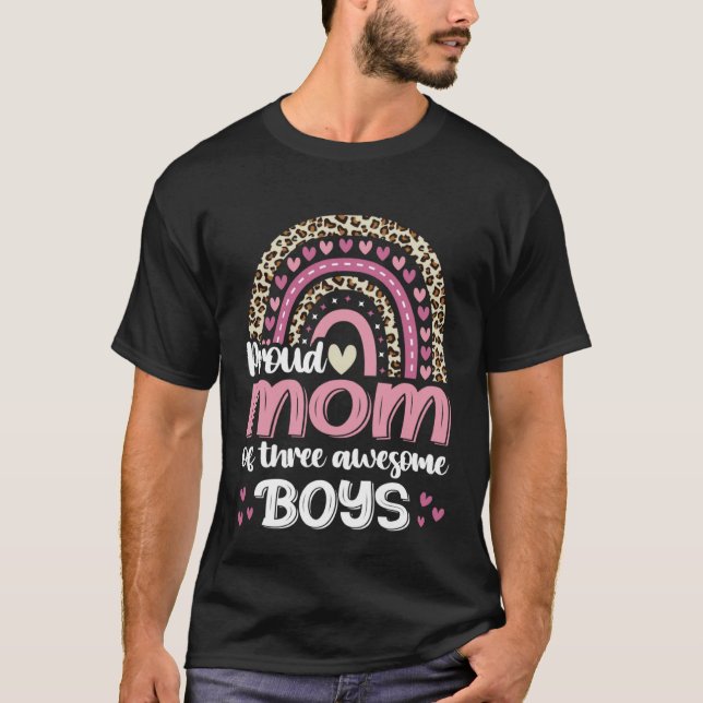 Proud Mom Of Three Awesome Boys Leopard Rainbow Wo T-Shirt (Vorderseite)