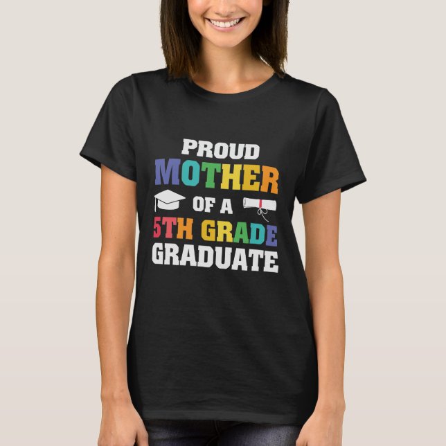 Proud Mother 5. Klasse Graduate Wortart T-Shirt (Vorderseite)