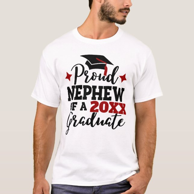 Proud Neffe 2022 Absolvent schwarzen roten Tassel T-Shirt (Vorderseite)