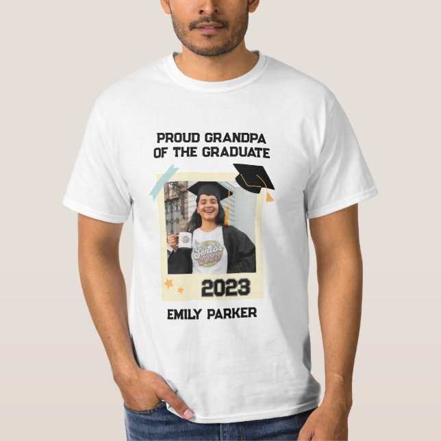 Proud Oma des Graduates T-Shirt (Vorderseite)