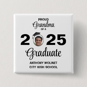 Proud Oma eines 20xx Graduate Black and White Button