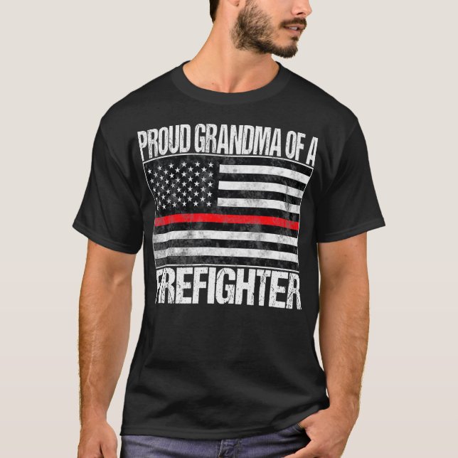Proud Oma eines Feuerwehrmanns T-Shirt (Vorderseite)