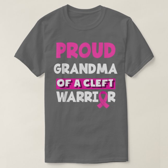 Proud Oma eines linken Kriegers Lip & Palat T-Shirt (Design vorne)