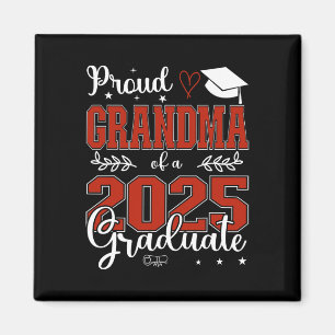 Proud-Oma mit einem CL-Abschluss von 2025 für Grad Magnet