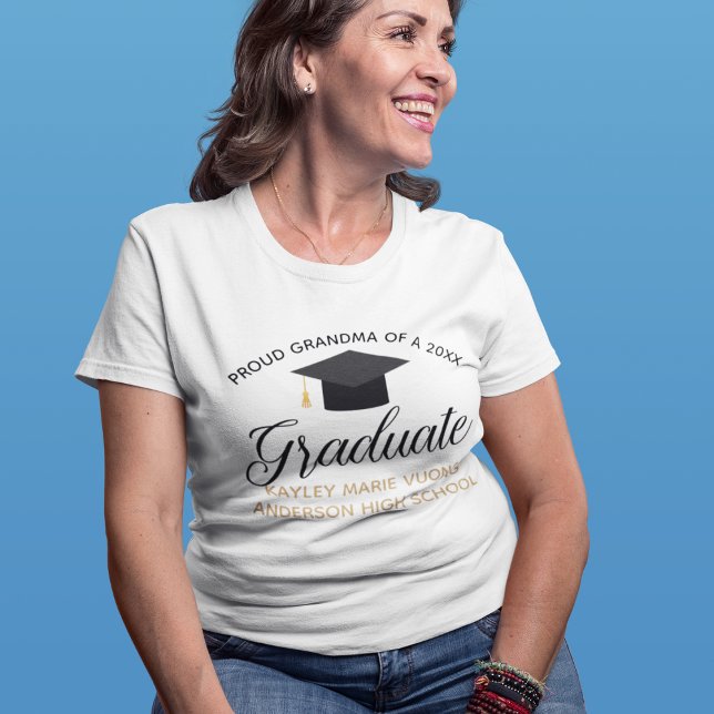 Proud Oma of 2025 Graduate Custom Abschluss T-Shirt (Von Creator hochgeladen)