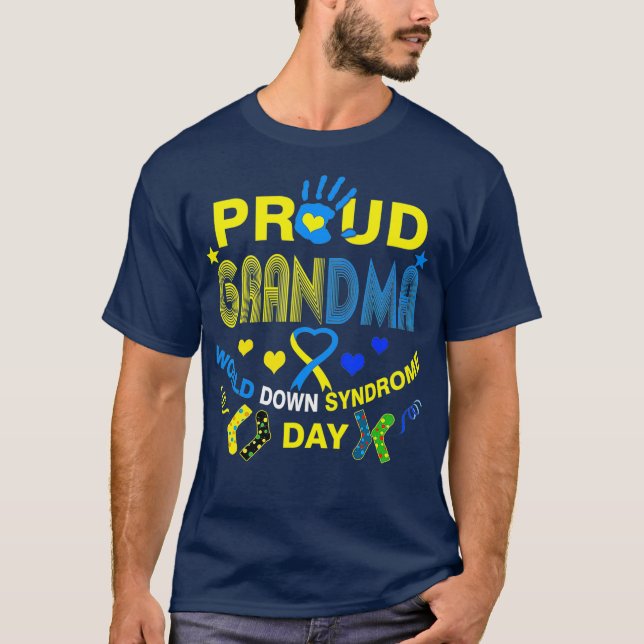 Proud Oma Ribbon Heart Down Syndrom Day T-Shirt (Vorderseite)