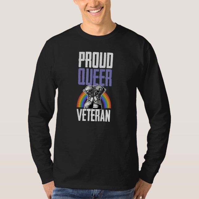 Proud Que Veteran Gay Pride Rainbow Que Soldie T-Shirt (Vorderseite)
