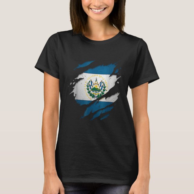 Proud Salvadorian   Torn Ripped El Salvador Flag T-Shirt (Vorderseite)