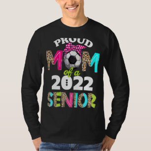 Proud Soccer Mama von 2022 Senior 22 Leopard Gradu T-Shirt