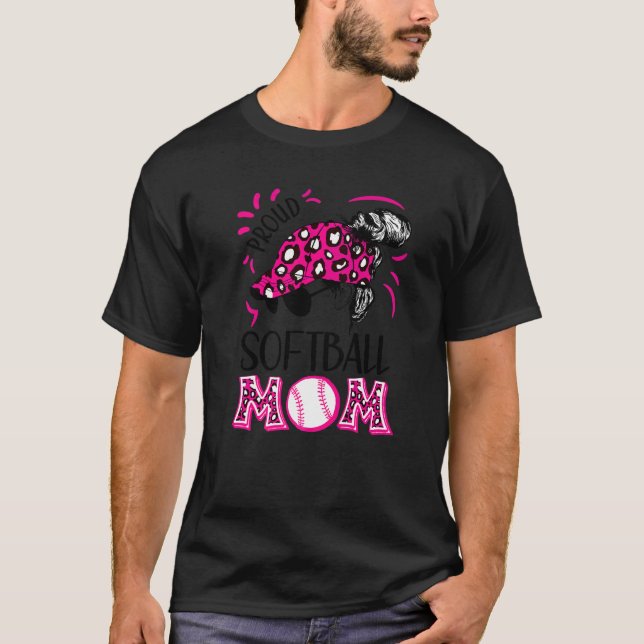 Proud Softball Mom Messy Bun Leopard Pink Women T-Shirt (Vorderseite)
