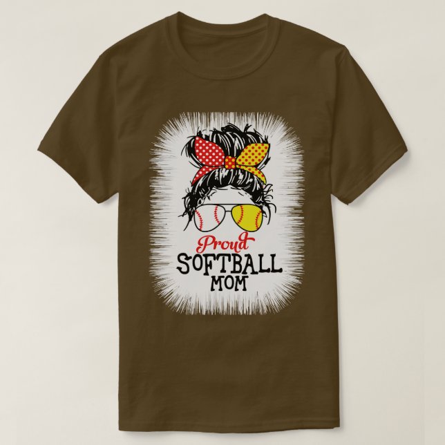 Proud Softball Mom unordentliche Haar-Outfit für M T-Shirt (Design vorne)