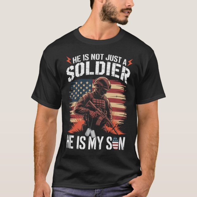 Proud Soldier Parents Mom Dad He Is My Son  T-Shirt (Vorderseite)