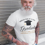 Proud Vater Abschluss Class of 2021 Individuelle N T-Shirt<br><div class="desc">Stolz Papa eines Absolventen 2021. Klassischer Uni-Abschluss- oder High School T - Shirt für den Vater des Absolventen. Personalisieren Sie mit dem Namen und der Schule Ihres geschlossen Kindes unter dem schwarzen Gradmesser. Elegante Goldtypografie für ein Elternteil.</div>