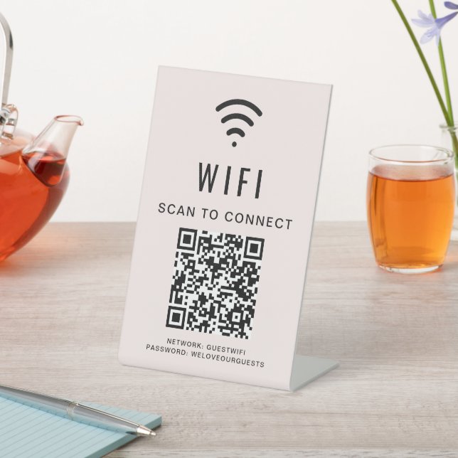 Prüfung des QR-Codes für Wifi auf rosa Verbindung Sockelschild (In SItu)