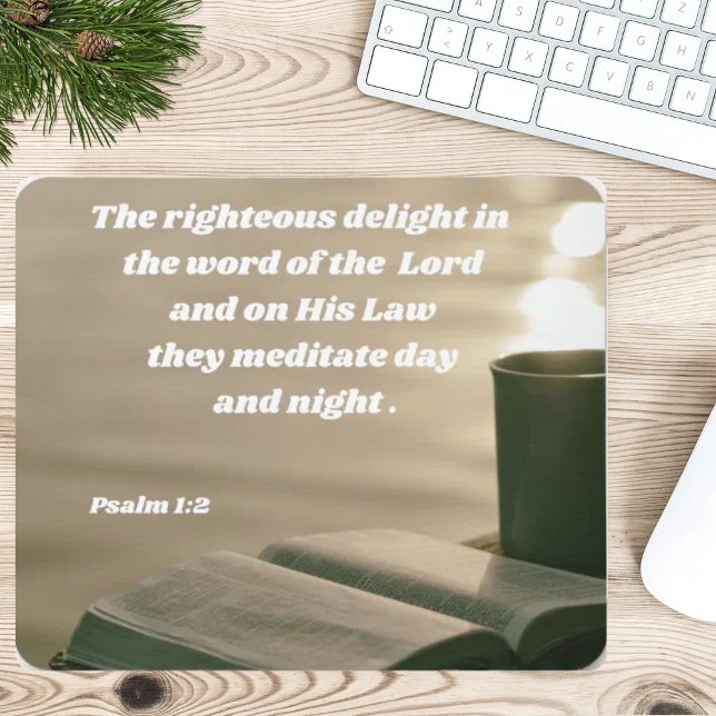 Psalm 1:2 Schwerpunkt auf dem Verse der Gottes Bib Mousepad (The Psalm 1:2 mouse pad looks great on this desk!)