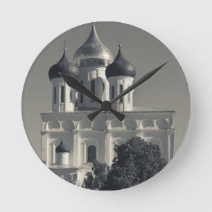 Pskov Kreml und Dreifaltigkeitskirche Runde Wanduhr
