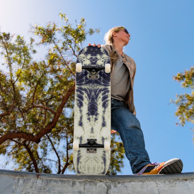 psychedelic abstract art black and white skateboard (Außenbereich 1)