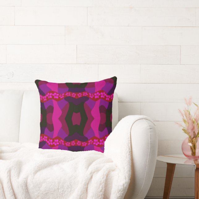 Psychedelic Daisy Chain Patchwork - Magenta Kissen (Liege)