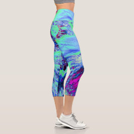 Psychedelic Retro Green und Blue Hibiskus Blume Capri Leggings