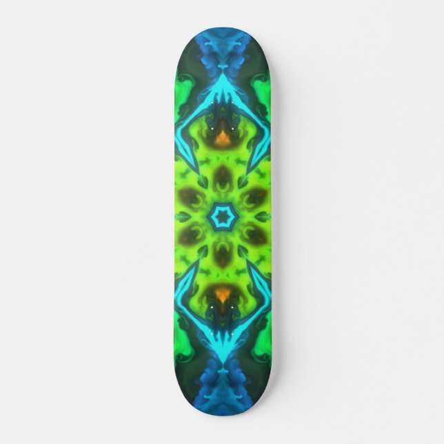 Psychedelisch Kaleidoskop Grün Blau und Orange Skateboard (Vorne)