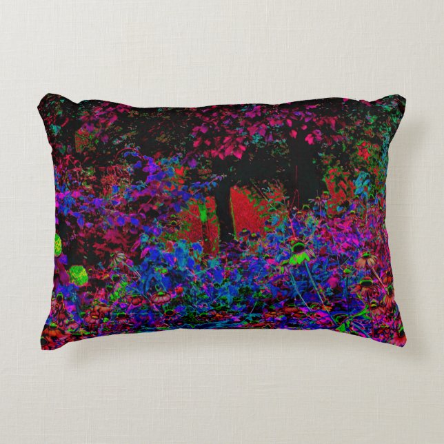 Psychedelische Crimson Red and Black Garden Sunris Dekokissen (Vorderseite)