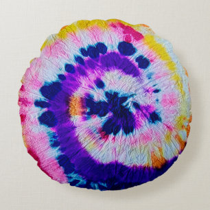 Psychedelische Spirale. Mehrfarbige Stoff-Tie-Dye. Rundes Kissen