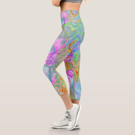 Psychedelischer Hot Pink und Ultra-Violet-Hibisken Capri Leggings