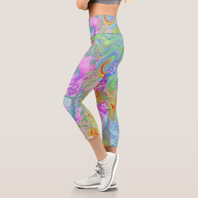 Psychedelischer Hot Pink und Ultra-Violet-Hibisken Capri Leggings (Links)
