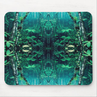 Psychedelischer Regenwald Mousepad