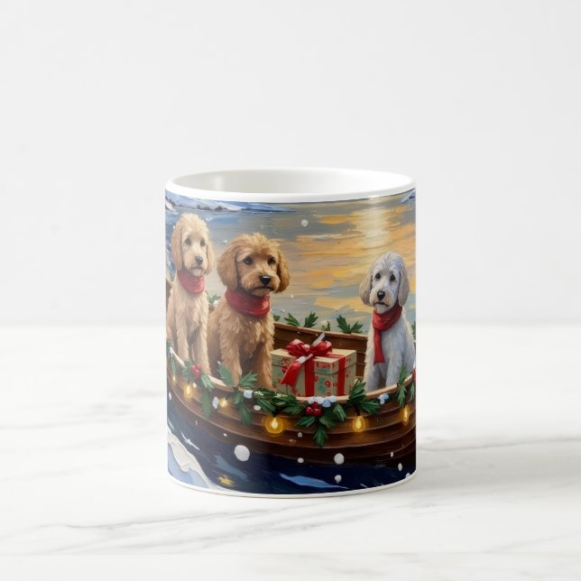 Pudel-Weihnachtsboot-Feier Kaffeetasse (Mittel)