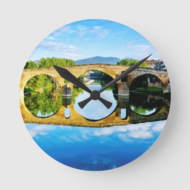 Puente La Reina Runde Wanduhr (Vorderseite)