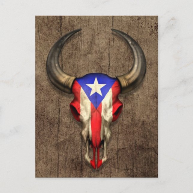 Puerto Rico Flag Bull Skull auf Holzeffekt Postkarte (Vorderseite)