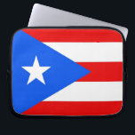 Puerto Rico Staatsflagge Laptop Sleeve<br><div class="desc">Schützen Sie Ihre Technik stilvoll mit einer Touch Puerto Rico Stolz mit unserem exklusiven Laptop-Ärmel mit der Flagge von Puerto Rico! Dieser Laptop-Ärmel ist für die Kombination von praktischer und kultureller Ausdruckskraft konzipiert und ist mehr als nur eine Schutzhülle; er ist eine Feier des puerto-ricanischen Erbes und Stolzes. Das lebhafte...</div>