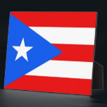 Puerto Rico State Flag Plaque Fotoplatte<br><div class="desc">Fügen Sie Ihrer Zuhause- oder Bürodekoration eine pulsierende Touch Puerto-Rico-Spirit hinzu, mit unserer exklusiven Plakette mit der Fahne von Puerto Rico! Diese mit viel Liebe zum Detail gestaltete Plakette ist mehr als nur dekorativ, sie ist eine Feier des puerto-ricanischen Erbes und kulturellen Stolzes. Das kühne Design zeigt stolz die ikonischen...</div>