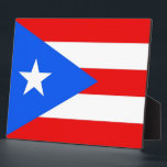 Puerto Rico State Flag Plaque Fotoplatte<br><div class="desc">Fügen Sie Ihrer Zuhause- oder Bürodekoration eine pulsierende Touch Puerto-Rico-Spirit hinzu, mit unserer exklusiven Plakette mit der Fahne von Puerto Rico! Diese mit viel Liebe zum Detail gestaltete Plakette ist mehr als nur dekorativ, sie ist eine Feier des puerto-ricanischen Erbes und kulturellen Stolzes. Das kühne Design zeigt stolz die ikonischen...</div>