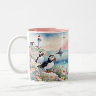 Puffins am Meer - Blume und Leuchtturm im Ozean Zweifarbige Tasse