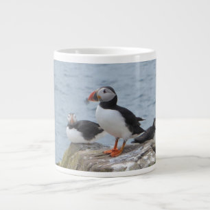 Puffins auf den Farne-Inseln Jumbo-Tasse
