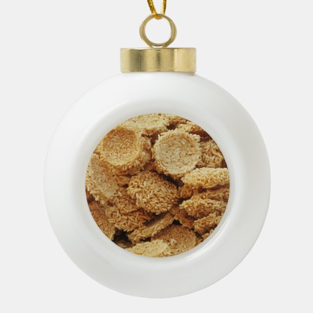 Puffriese Kuchen ~ asiatische Süßigkeiten Nachspei Keramik Kugel-Ornament (Vorderseite)