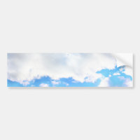 Puffy White Clouds und Blue Sky