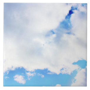 Puffy White Clouds und Blue Sky Fliese