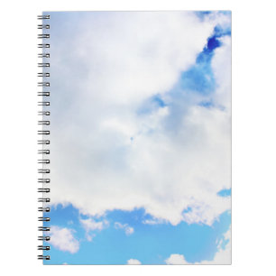 Puffy White Clouds und Blue Sky Notizblock