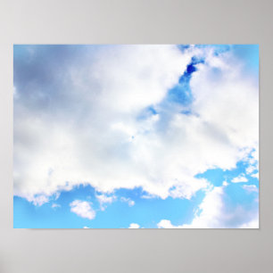 Puffy White Clouds und Blue Sky Poster