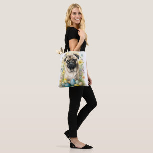 Pug Hund mit Ostereiern Feiertag