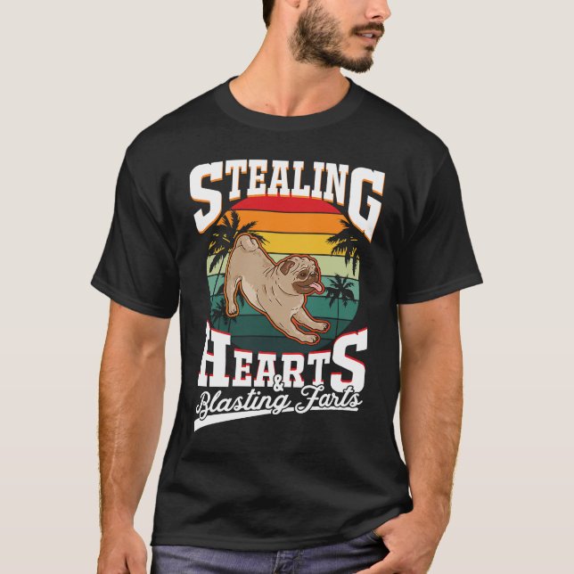Pug Stealing hearts & blasting farts Valentine's D T-Shirt (Vorderseite)
