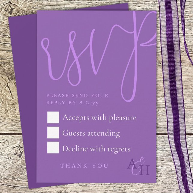Pum Lila Calligraphy Script Wedding RSVP Card Karte (plum purple wedding rsvp enclosure card with elegant script calligraphy, return response card)