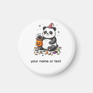 Pummeliger Halloween-Panda mit süßem Bauch & Hexen Magnet