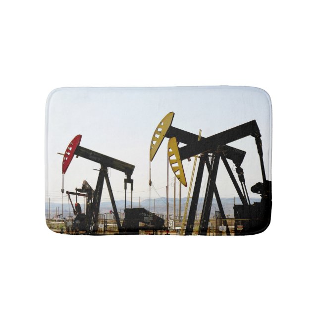 Pumpjacks in Taft, Kalifornien Badematte (Vorderseite)