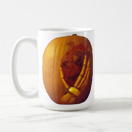 Pumpkin, Herz in Skeletthand Bierglas