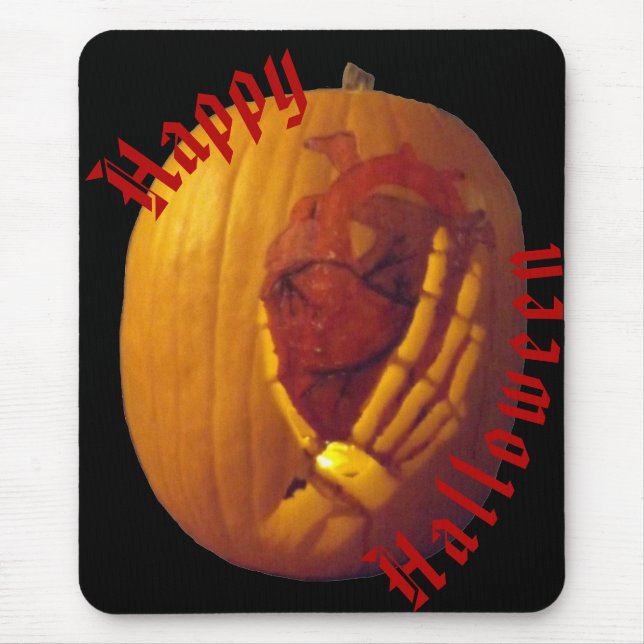 Pumpkin, Herz in Skeletthand Mousepad (Vorne)